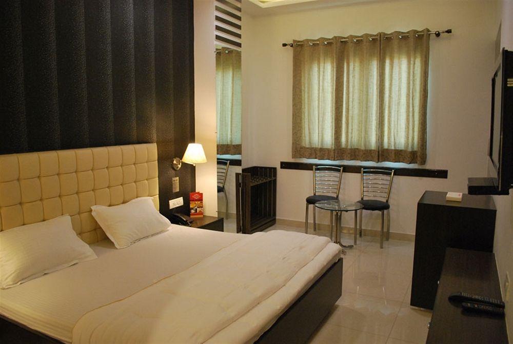Hotel Arina Inn New Delhi Exteriör bild