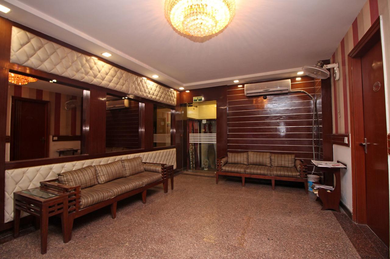 Hotel Arina Inn New Delhi Exteriör bild